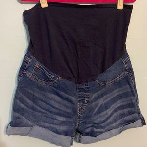 Maternity shorts